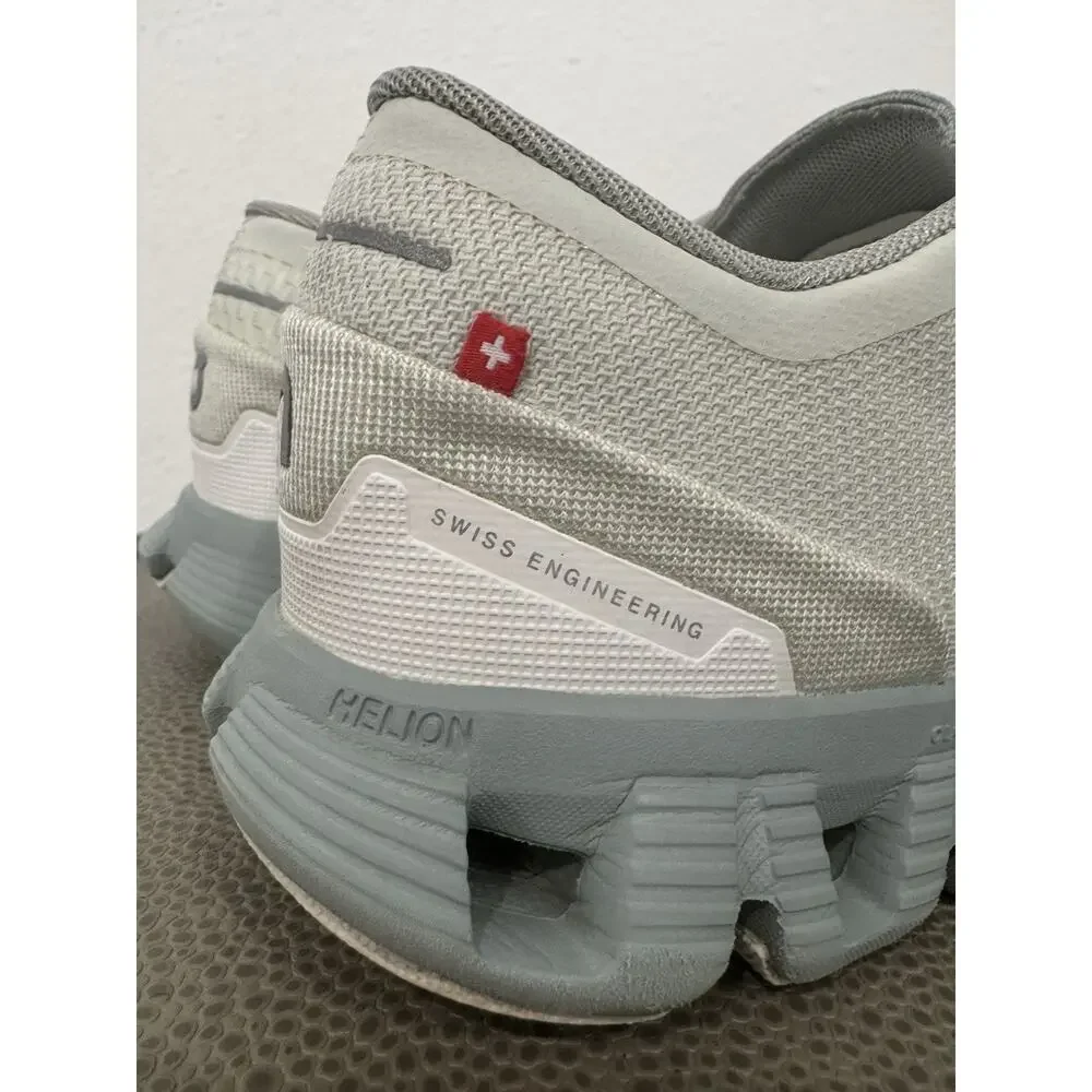 On Cloud X Swiss Engineering Women's Size 9 Running Shoes Aloe Surf